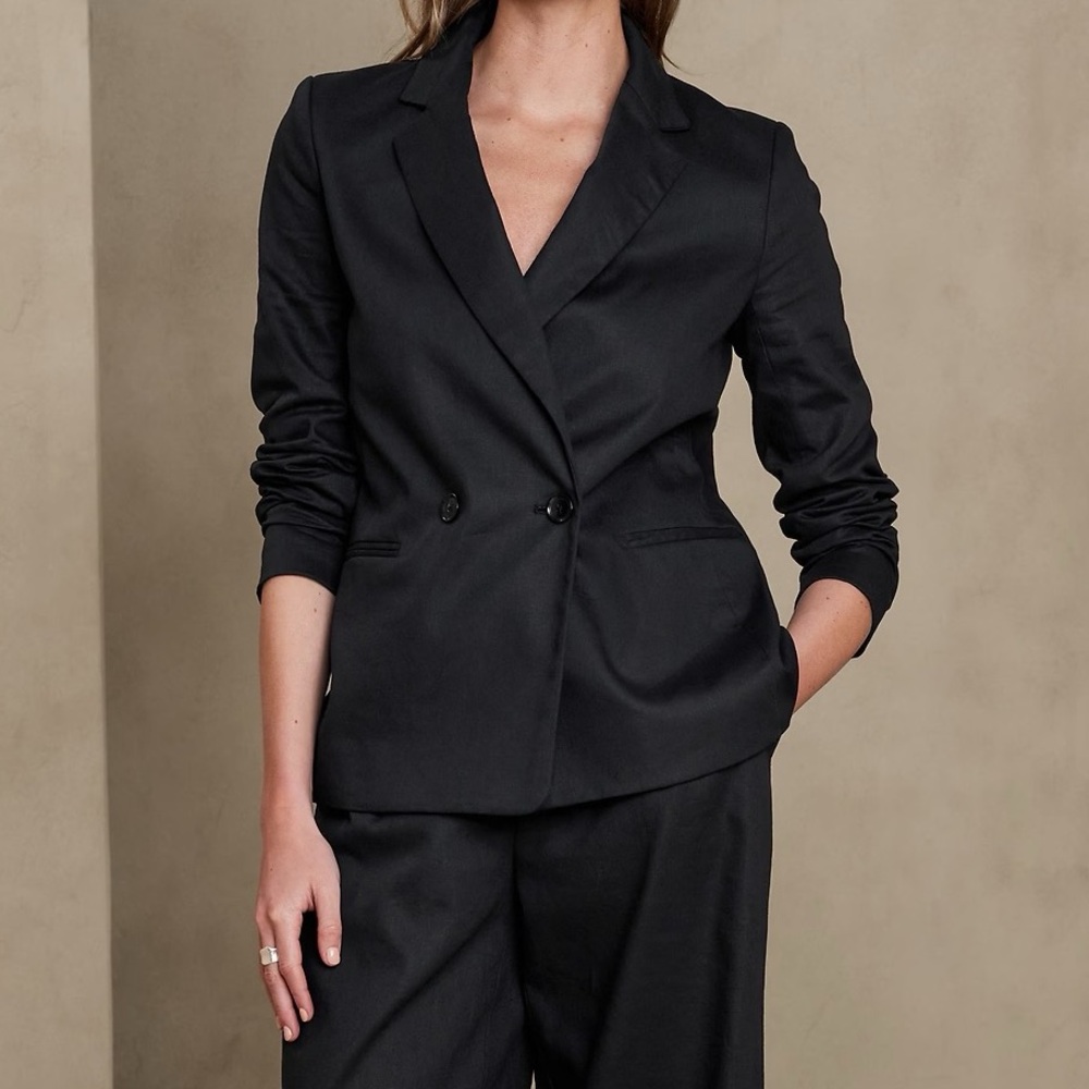 Linen-Blend Double Breasted Blazer in BLACK